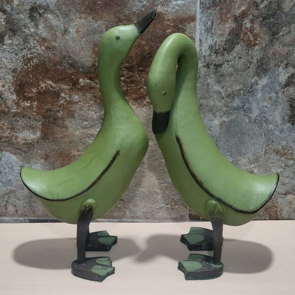 Large Rustic Farmhouse Duck Greenwash Resin Repaired Legs